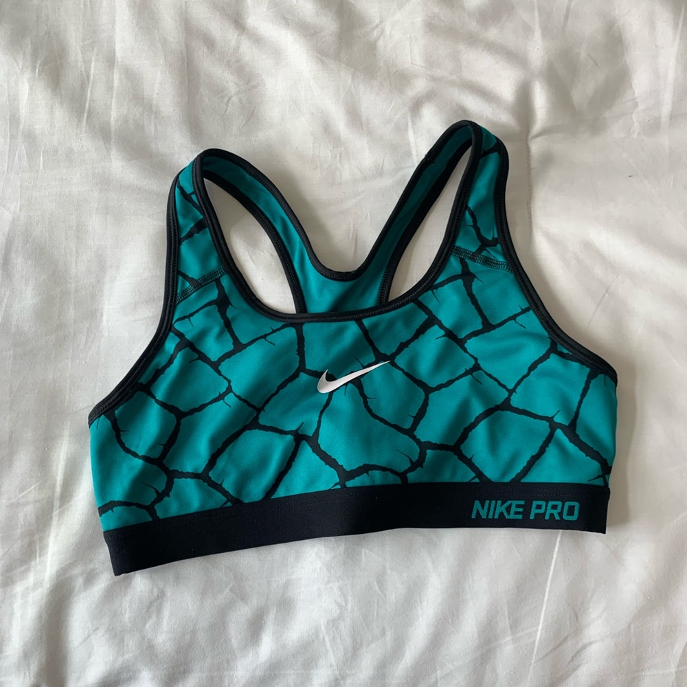 Nike pro sport bra